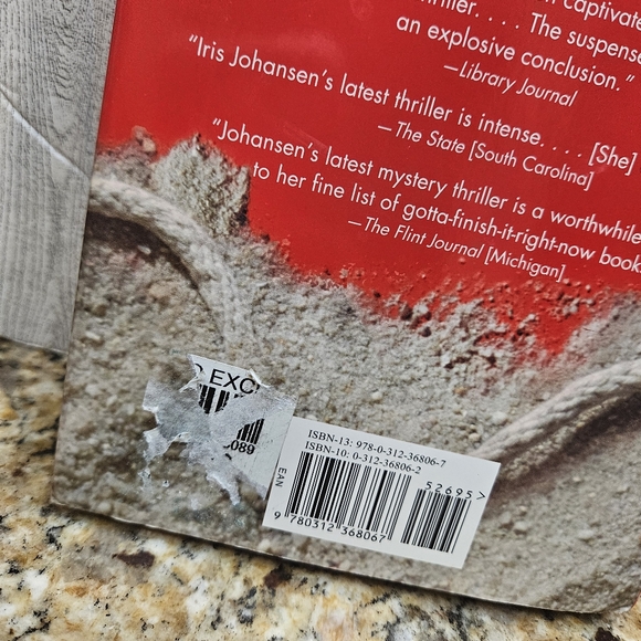 Quicksand Hardcover Book Iris Johansen A Novel 🌙 - Picture 3 of 3